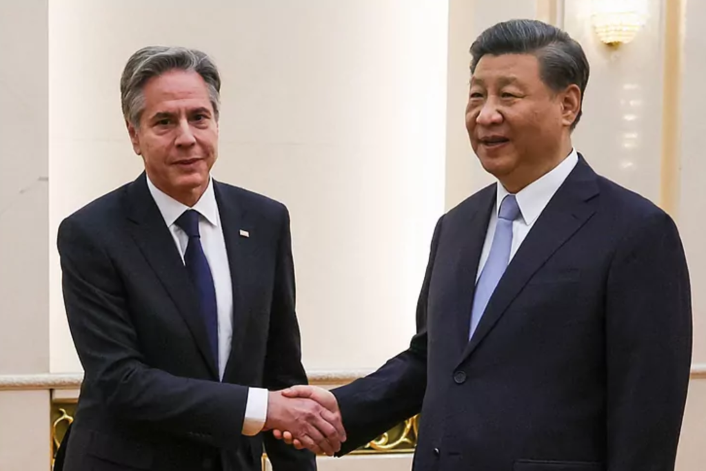 Distensiones y desafíos entre China y EEUU mientras Sánchez se empodera en España