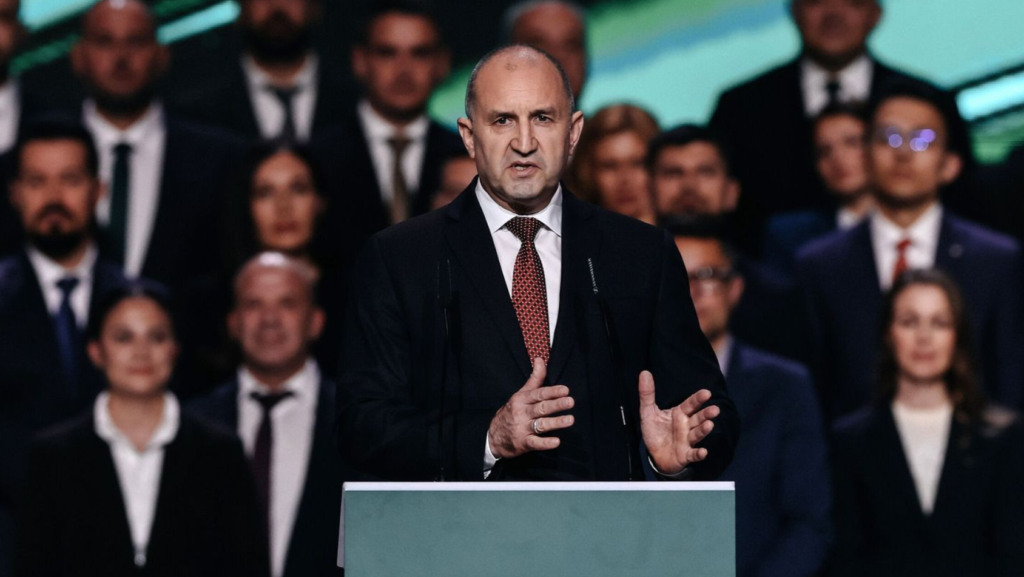 Radev gana las elecciones en Bulgaria con una propuesta nacionalista y progresista.
